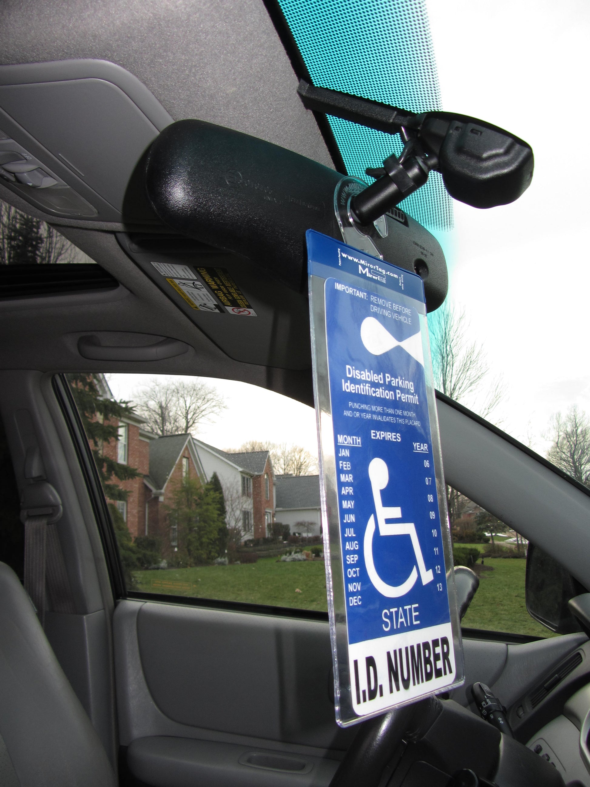 handicap parking placrad holder and protector foe short placard size 7in x 4in