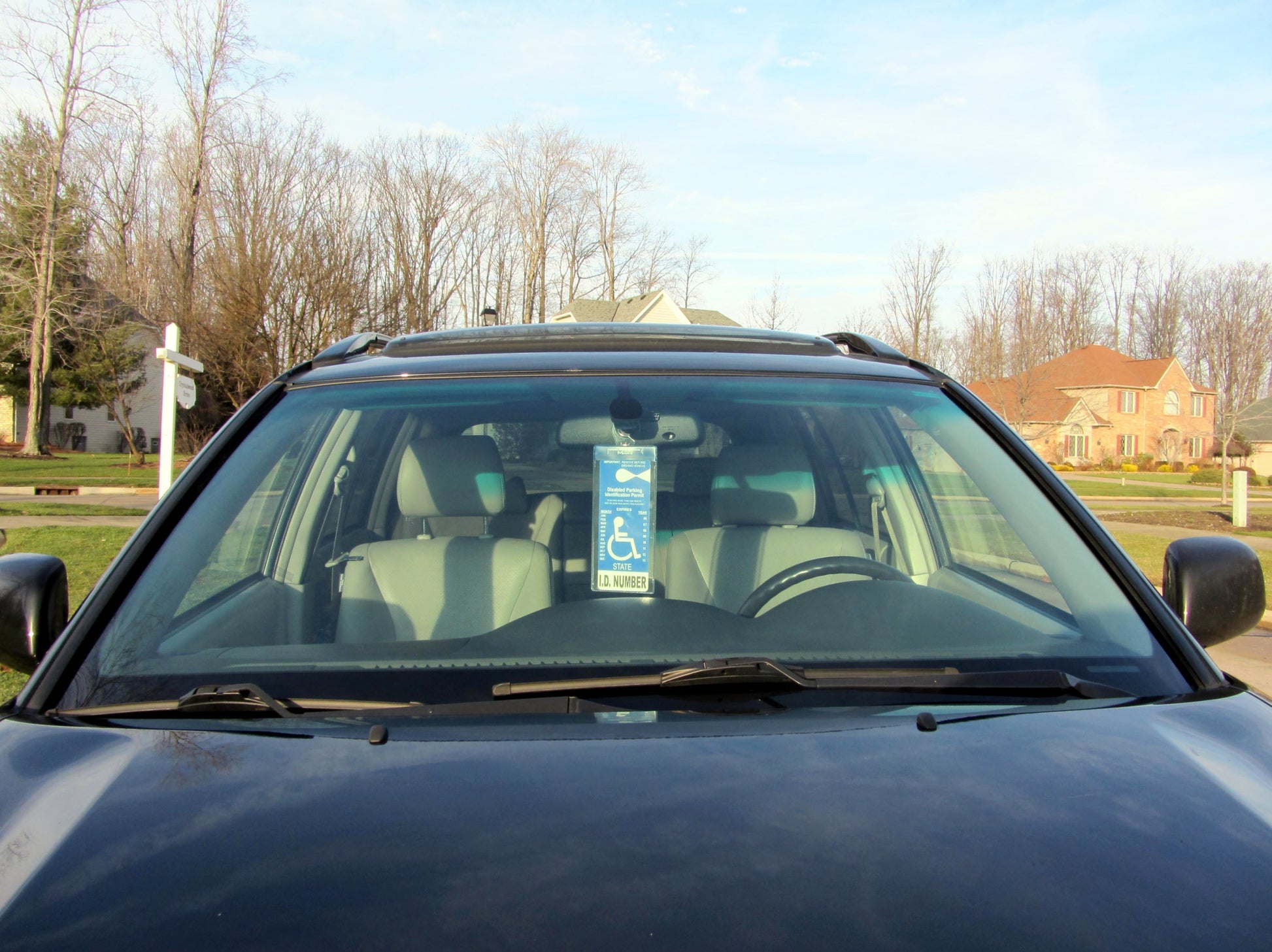 mirortag holder attch magnetically to hook on rearview mirror when parked